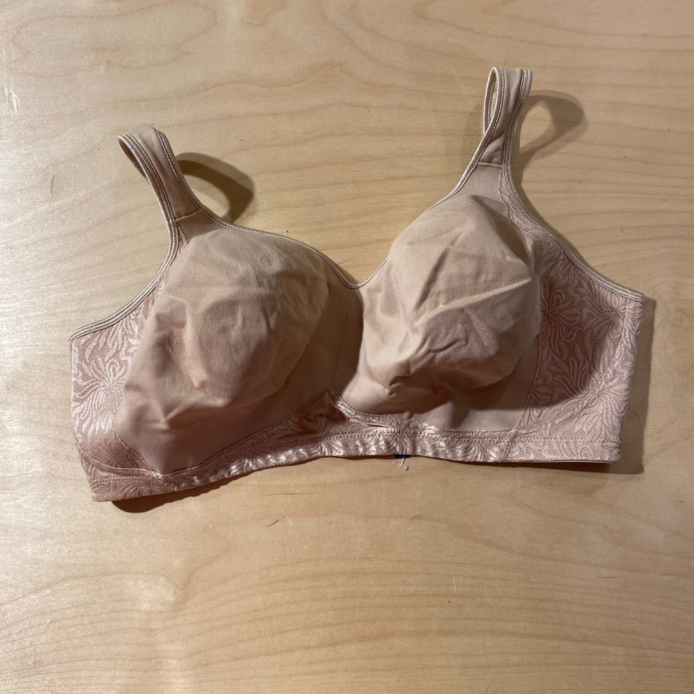 Playtex 18 Hour Women's Nude No Wire Bra 40 DDD (IR)